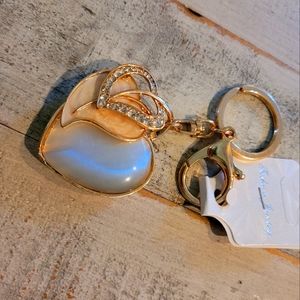NWT Fashion Heart Keychain w Gold Tones